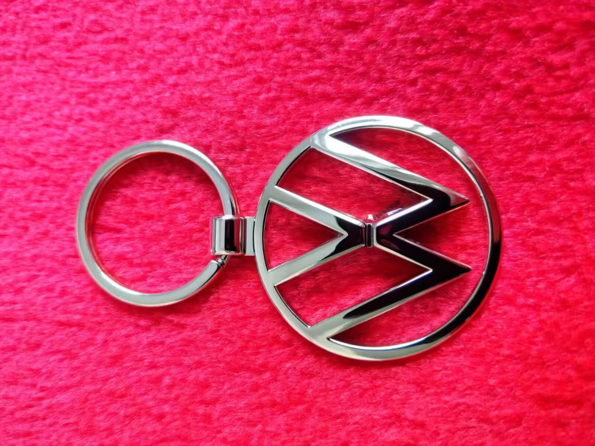 000087010BN - Brelok do kluczy nowe logo VW; metal, srebrny [15/15]