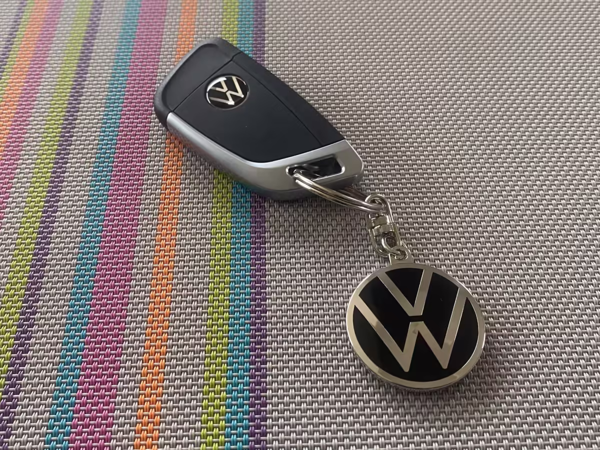 000087010BQ - Brelok do kluczy; nowe logo VW [5/11]