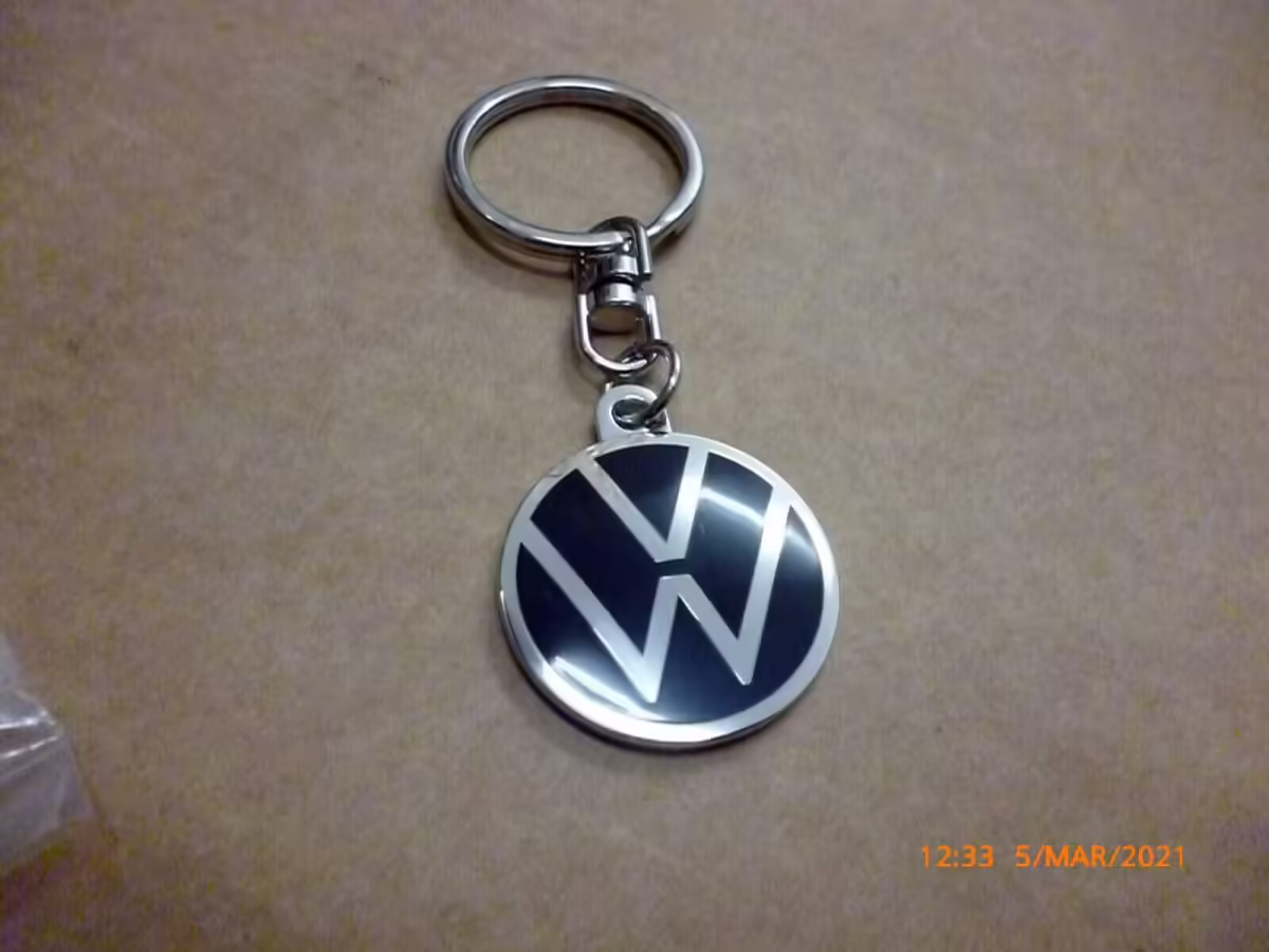 000087010BR - Brelok do kluczy nowe logo VW; czarno-srebrny [2/6]