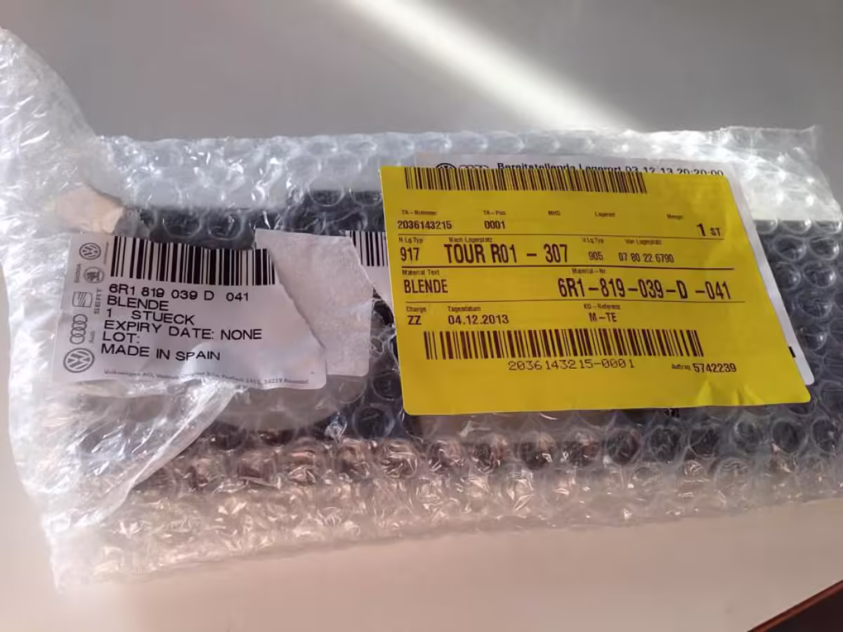 6R1819039D041 - Trim for fresh air and heater controls; black-glossy [6/9]