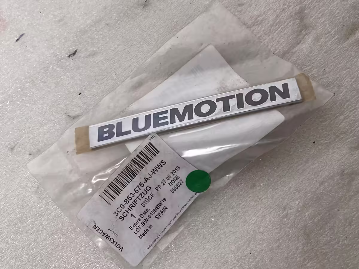 3C0853675AJWWS - Emblemat Bluemotion; przedni [12/14]