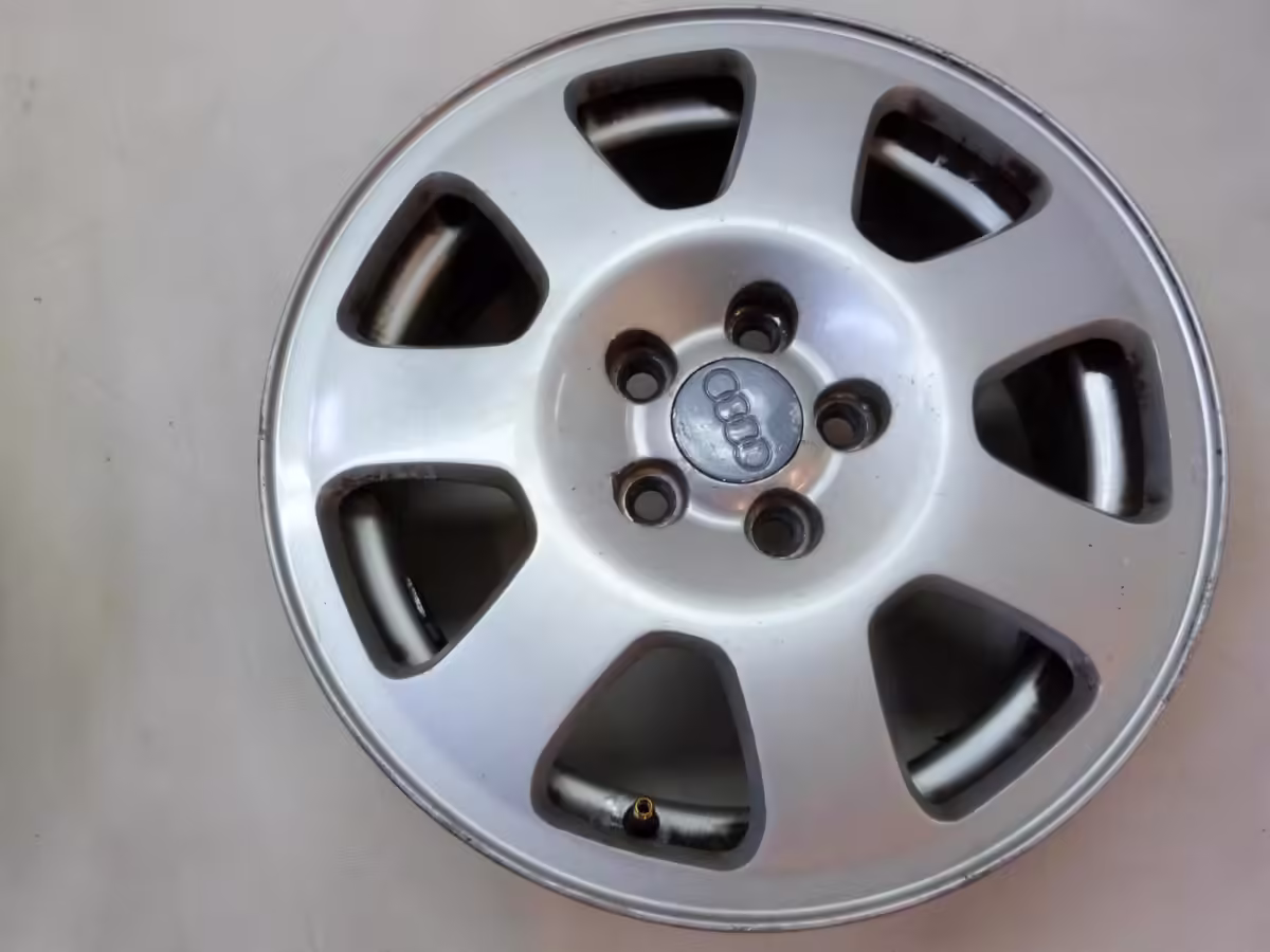 8Z0601025AZ33 - Alloy wheel 15"; Audi A2 [9/11]