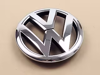 Znaczek VW przedni
