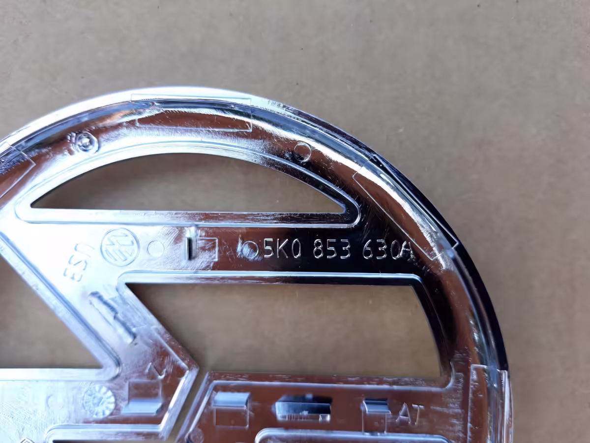 5K0853630BULM - VW emblem; chrome/black [5/9]