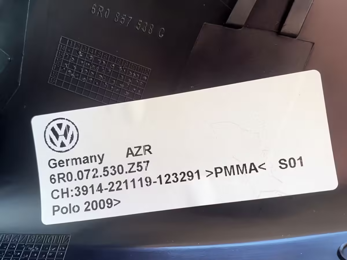 6R0072530Z57 - Wykończenie zewnętrznej obudowy lusterek bocznych; „Carbon” [25/28]