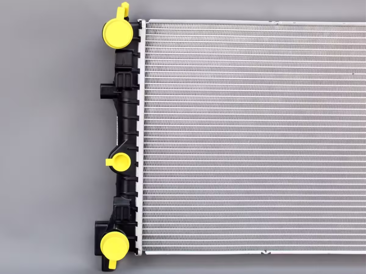 6R0121253A - Cooler for coolant; 648 x 330 x 24 mm [4/9]