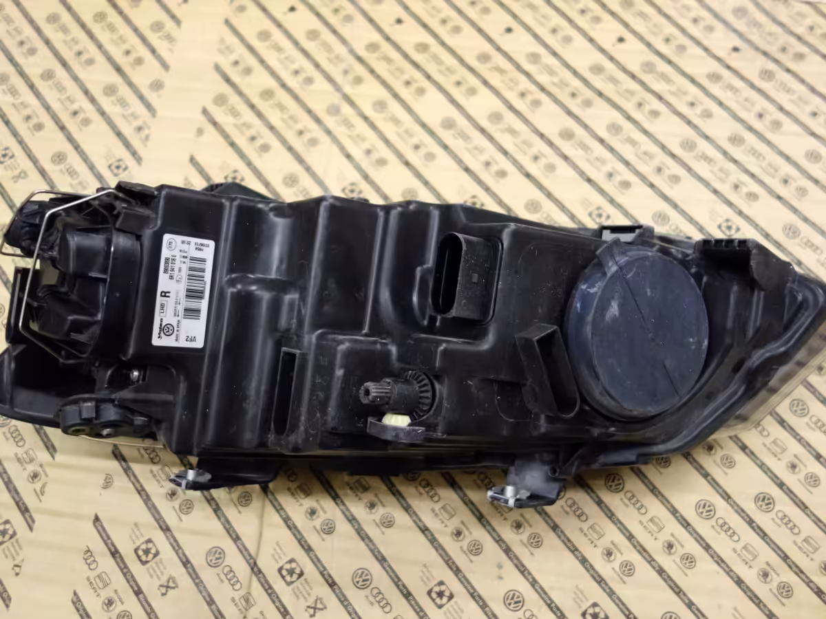 6R2941016E - Halogen Headlight (H4); right, RHD [3/19]