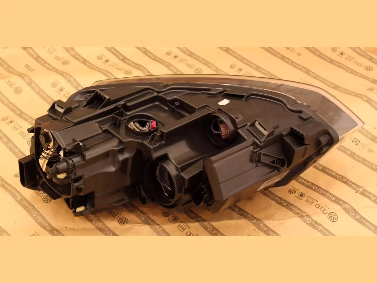 6R1941039A - Bi-Xenon-Scheinwerfer; links, LHD [17/39]