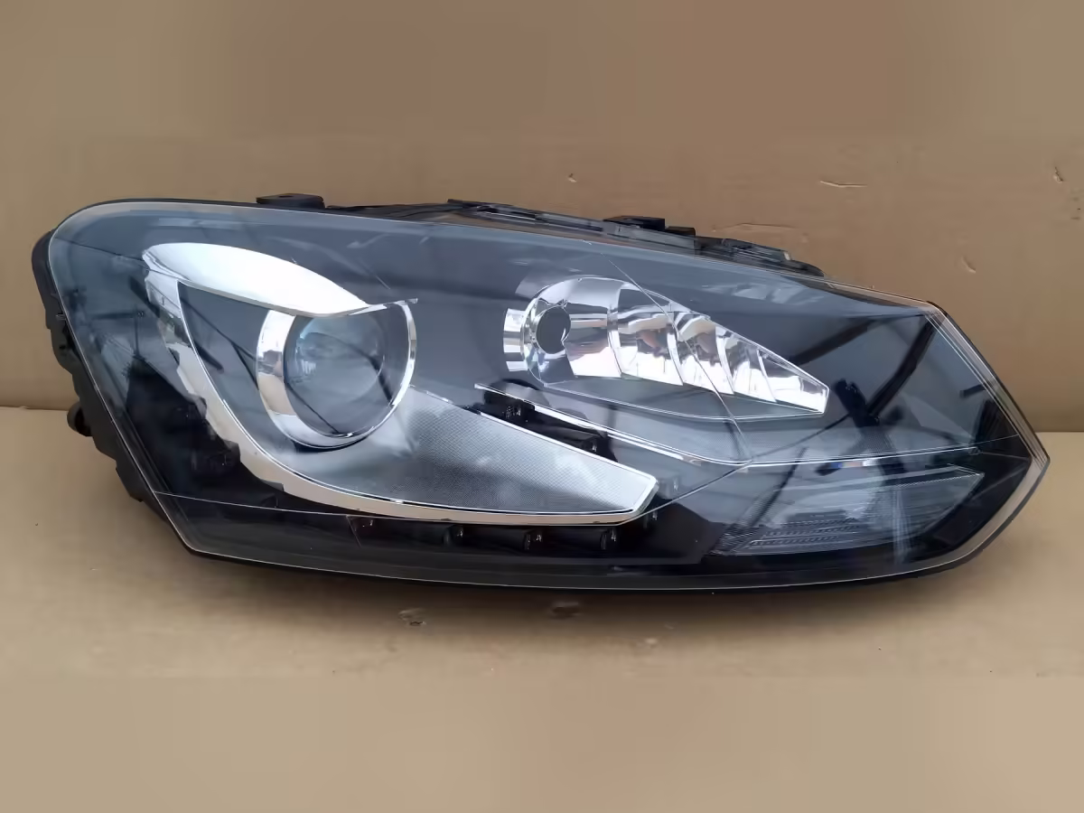 6R1941040A - Reflektor Bi-Xenonowy; prawy, LHD [21/32]