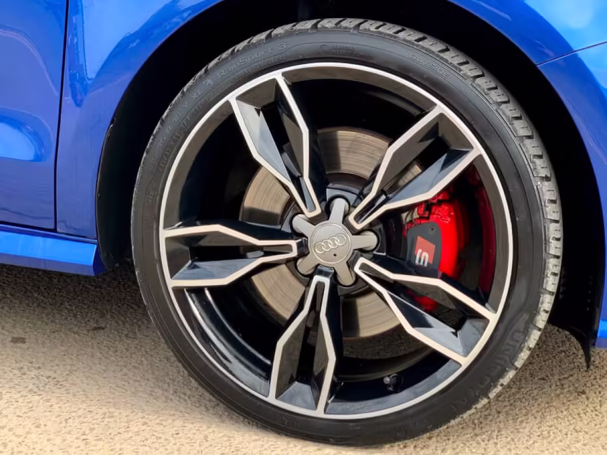 8X0615123D - Korpus zacisku hamulcowego S1 czerwony; przód lewy [15/39]