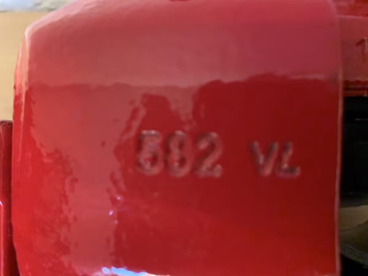 8X0615123D - Korpus zacisku hamulcowego S1 czerwony; przód lewy [36/39]