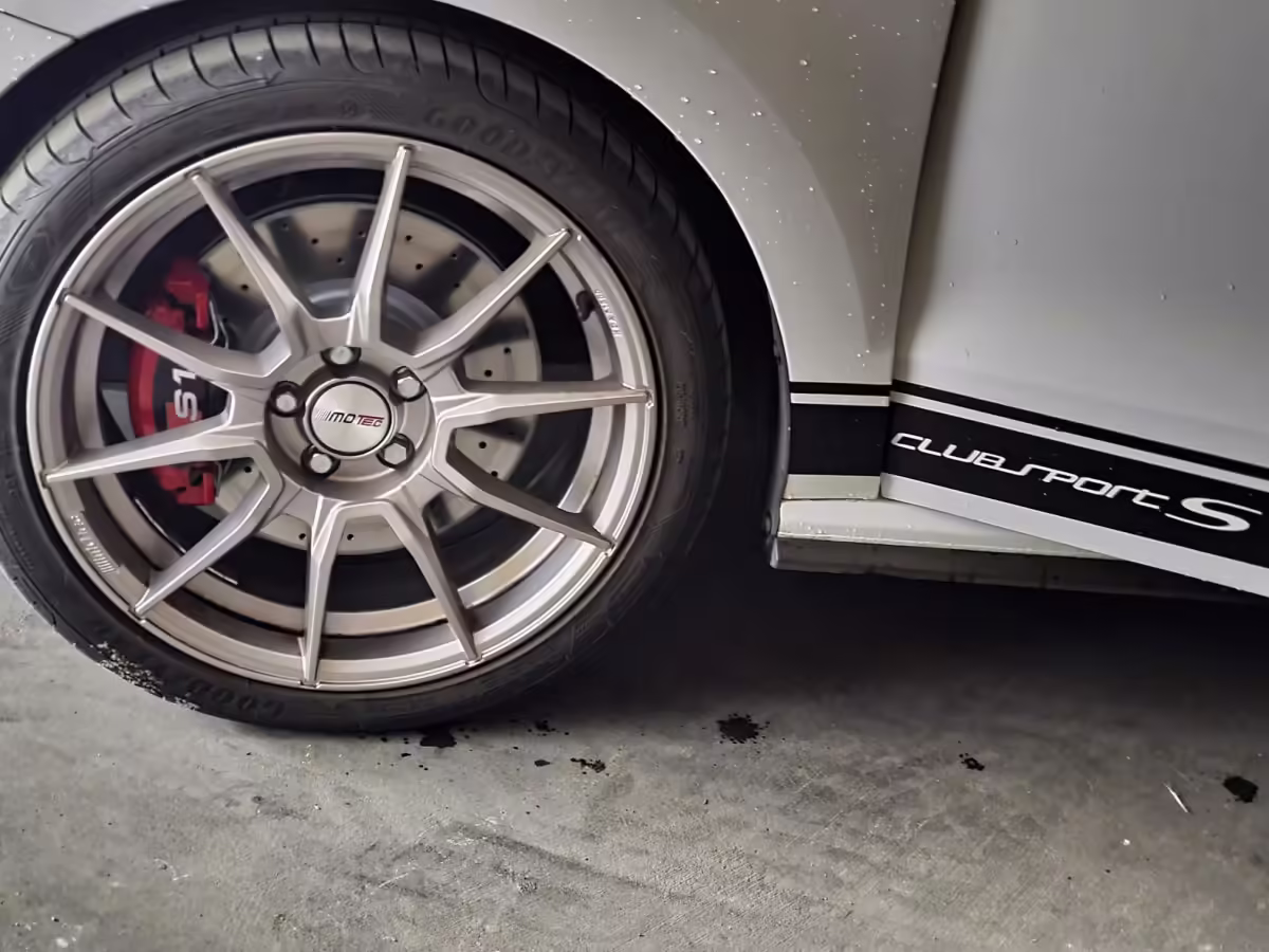 8X0615123D - Korpus zacisku hamulcowego S1 czerwony; przód lewy [39/39]