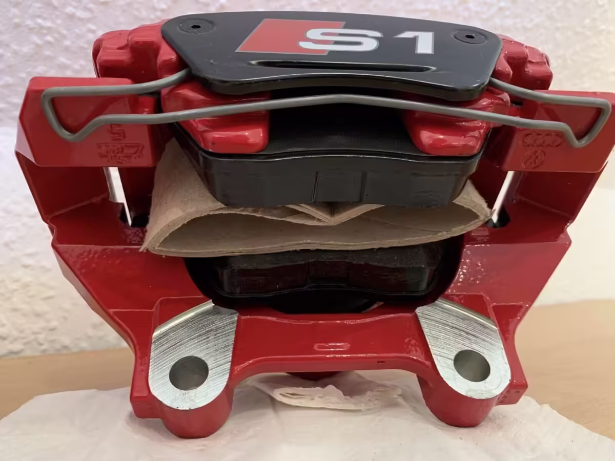 8X0615124D - S1 Bremssattelgehäuse rot; vorne rechts [25/33]