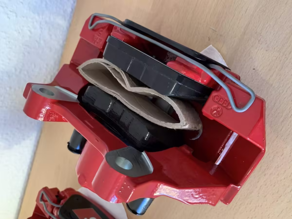 8X0615124D - S1 Bremssattelgehäuse rot; vorne rechts [28/33]