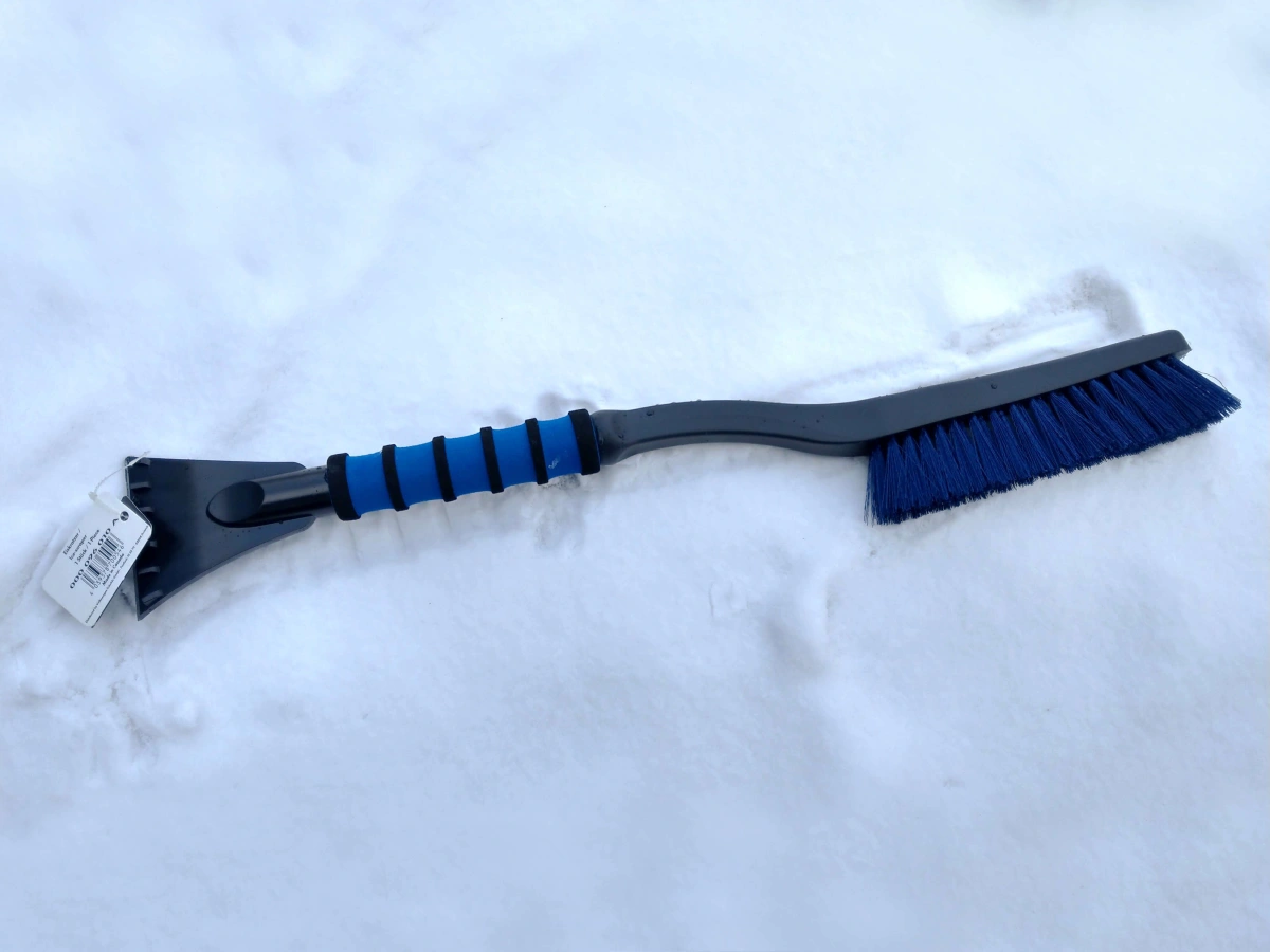 Ice Scraper With Snow Broom 000096010A | VW Polo 6R Parts