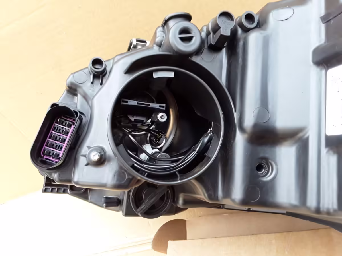6R1941008G - Halogen Twin Headlight (H7/H7), right, LHD [5/19]