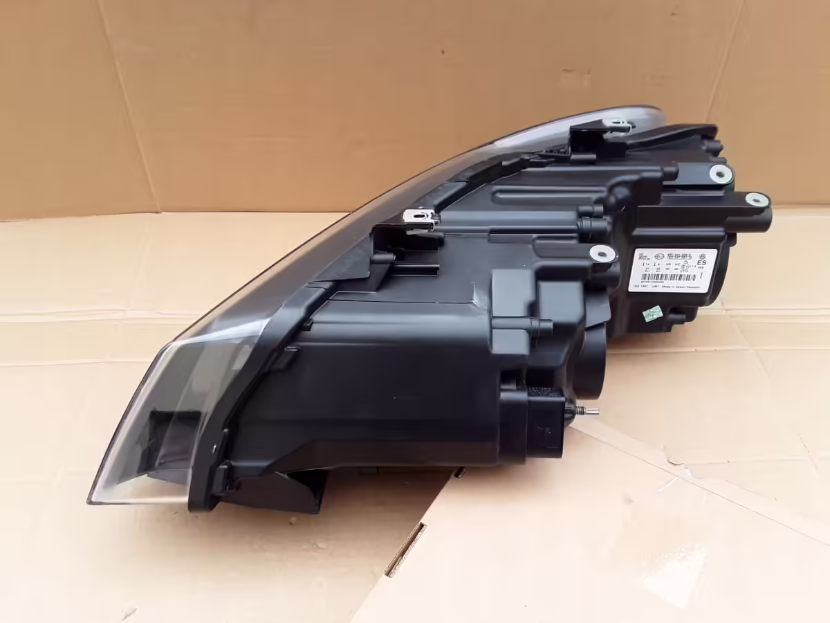 6R1941008G - Halogen Twin Headlight (H7/H7), right, LHD [12/19]