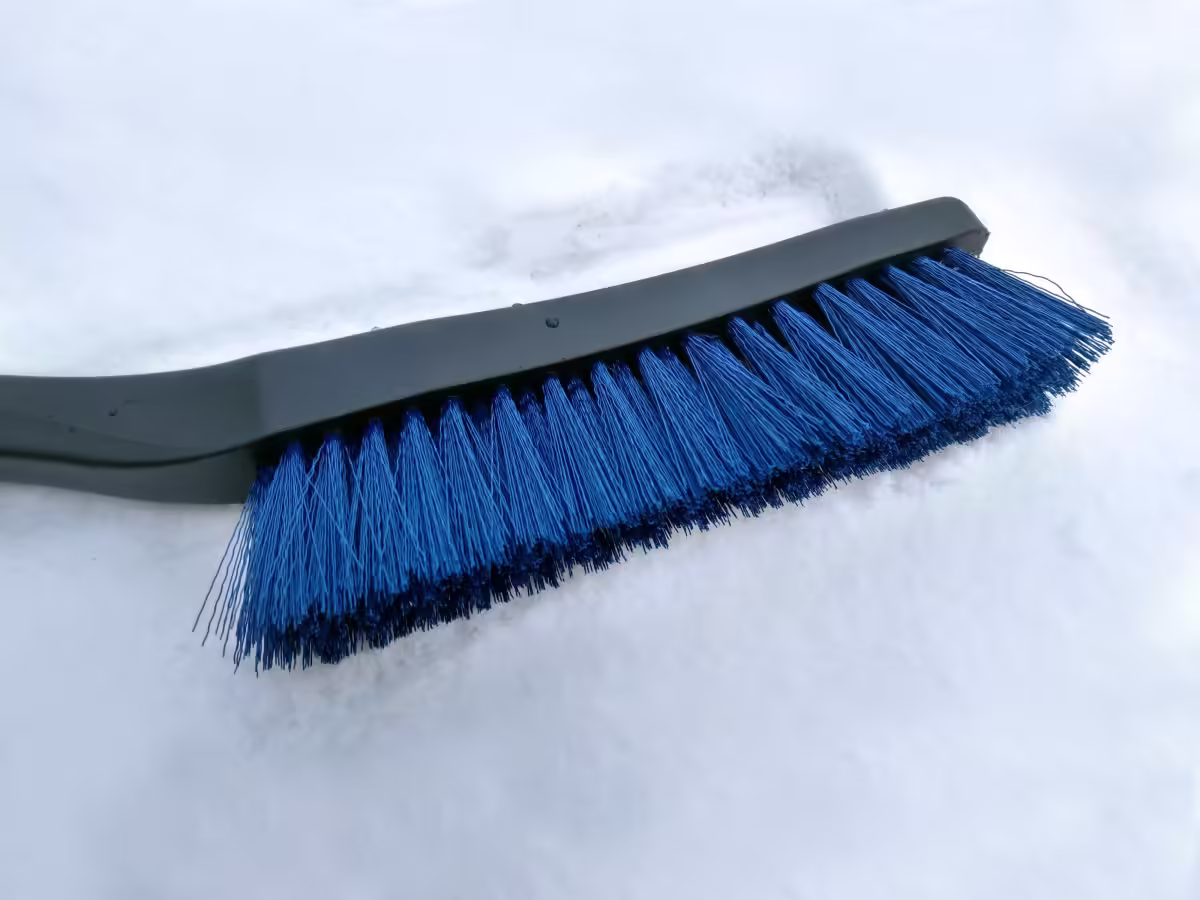 000096010A - Ice scraper; with snow broom [3/9]
