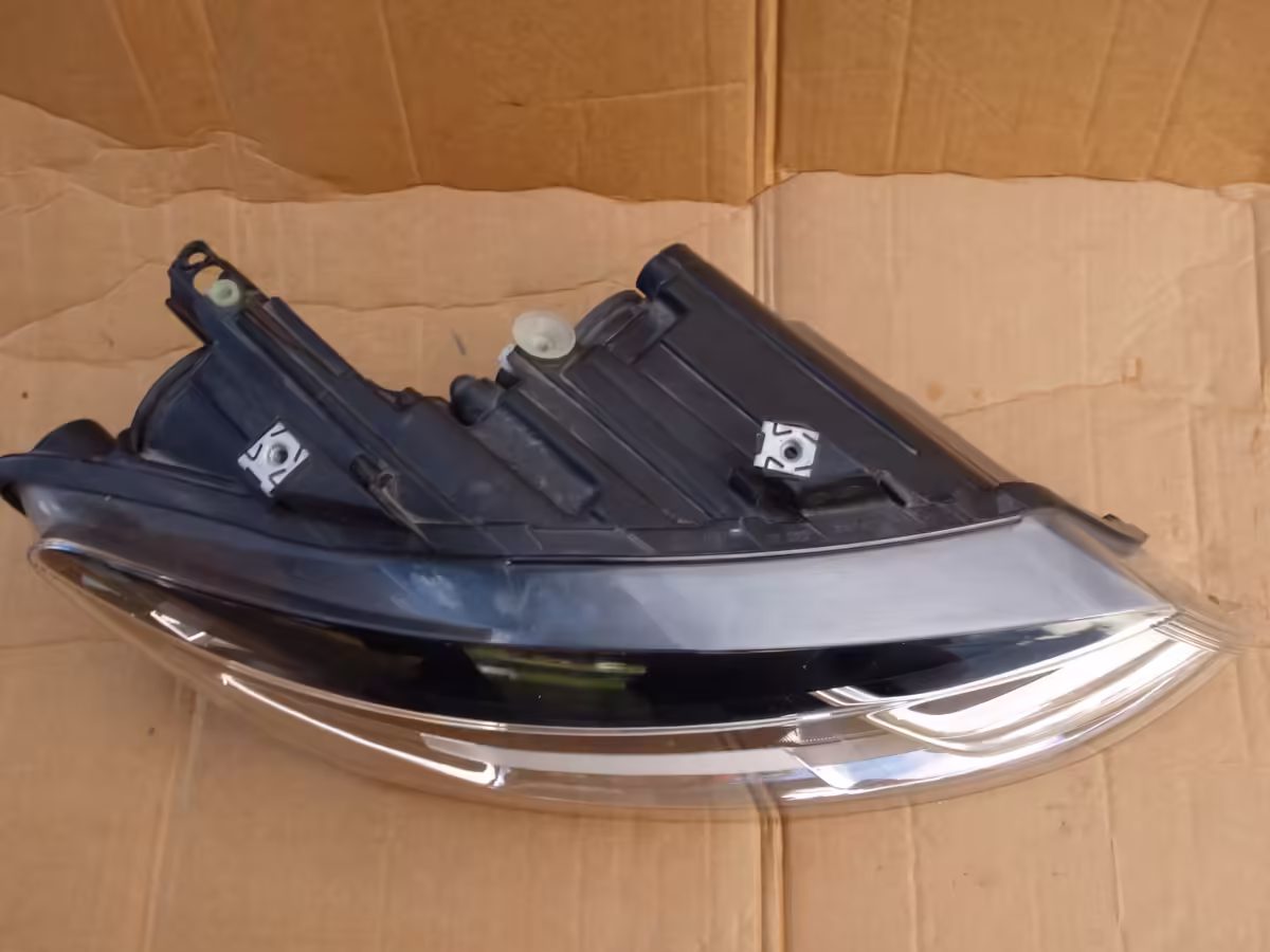 6C1941006B - Halogen Twin Headlight (H7/H7); right, LHD [13/27]