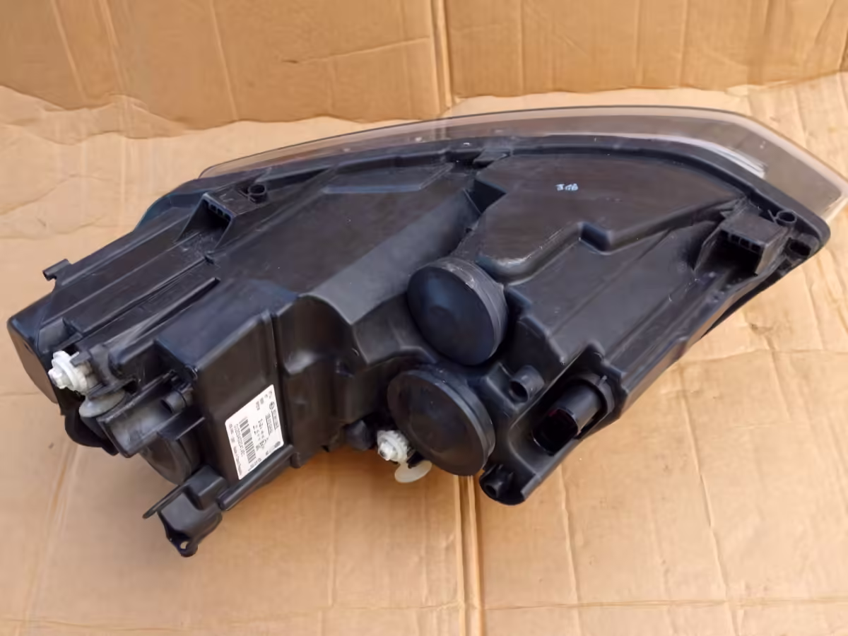 6C1941006B - Halogen Twin Headlight (H7/H7); right, LHD [15/27]