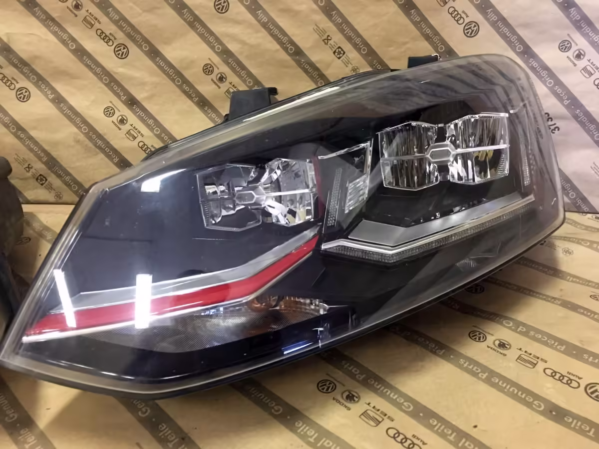 6C1941773A - Reflektor Full LED; V1.1, lewy, LHD, GTI [2/22]