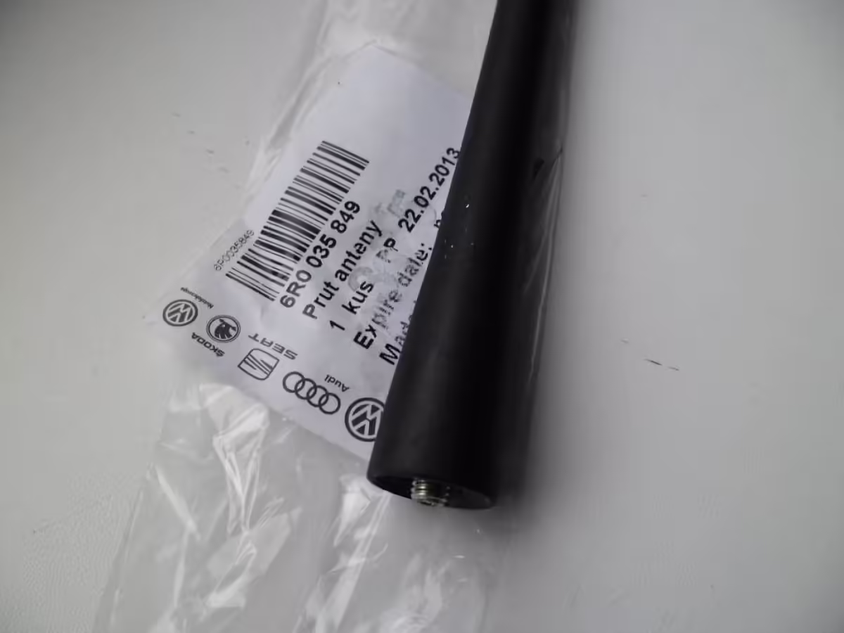 6R0035849 - Bacik anteny [8/8]