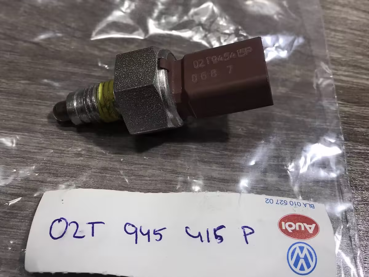 02T945415P - Schalter für Rückfahrlicht [18/20]