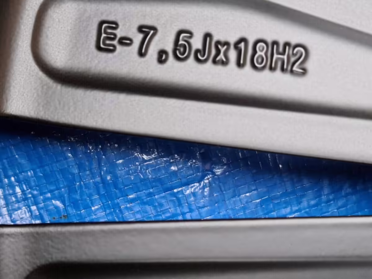 8X0601025CC - 18"-Aluminiumrad; "Colaflasche" [15/59]