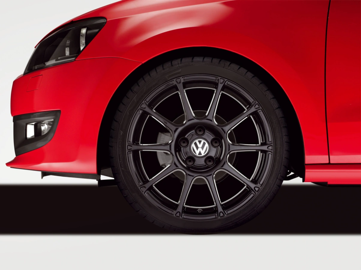 Alloy wheel 17