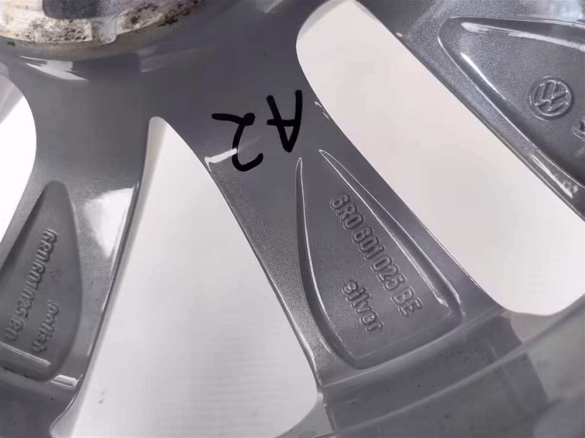 6R0601025BE8Z8 - 15"-Aluminiumrad; "Estrada" [25/40]