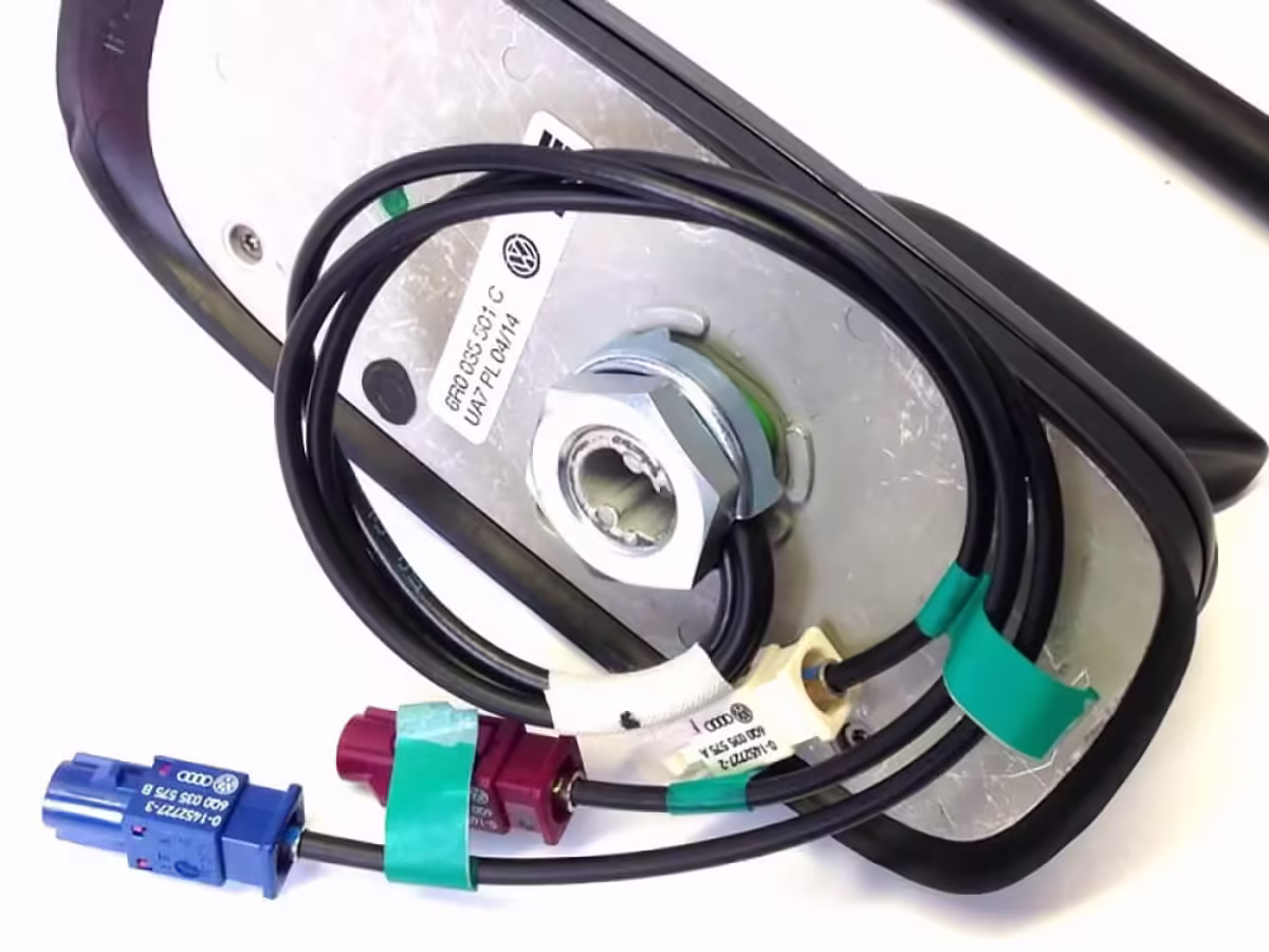 6R0035501C - Aerial base; GSM/GPS [5/9]