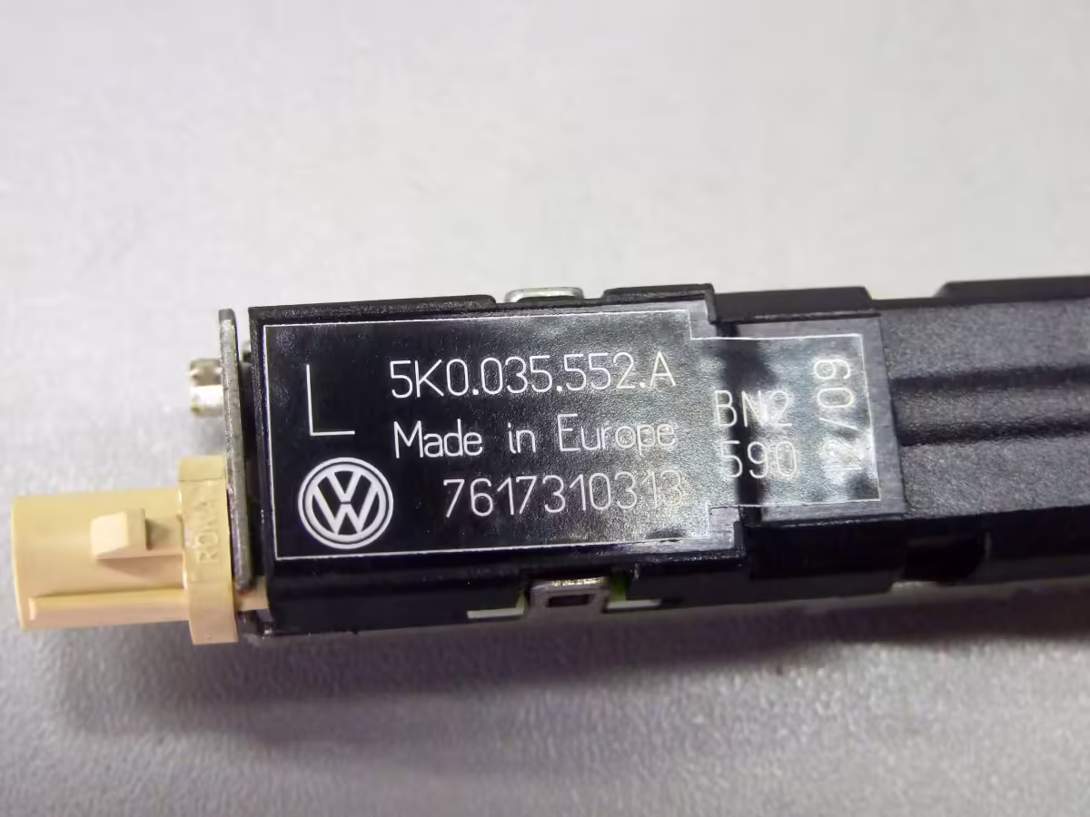 5K0035552A - Antennenverstärker [18/18]