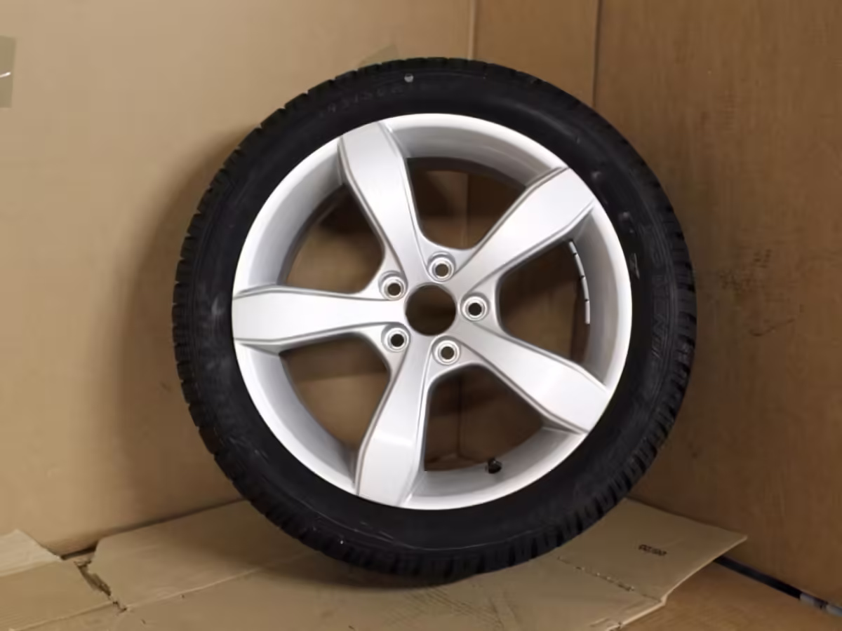 8X00735368Z8 - Felga aluminiowa 16" z oponą zimową; prawa [2/10]