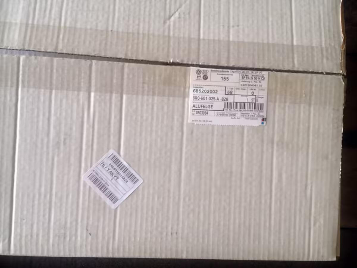 6R0601025A8Z8 - Alloy wheel 17"; 'Boavista' [34/38]