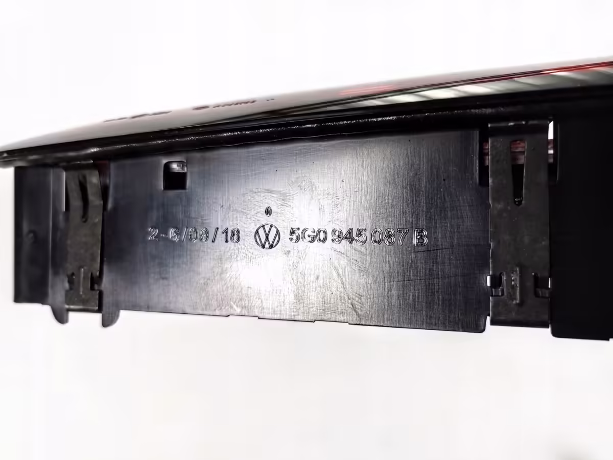 5G0945087B - Trzecie światło hamowania z dyszą natryskową [11/13]