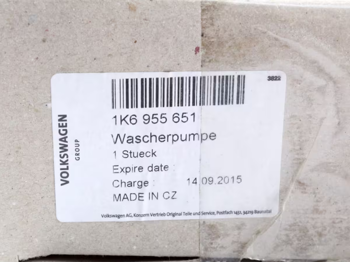1K6955651 - Windscreen washer system pump [15/15]
