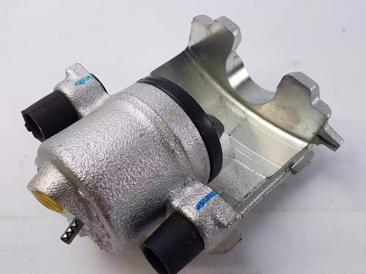 1K0615124D - Korpus zacisku hamulcowego ⌀256 v1; prawy [3/9]