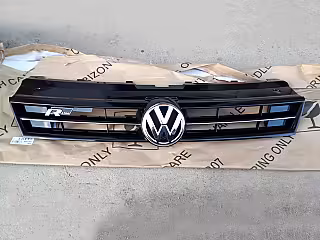 Radiator grille; R-Line