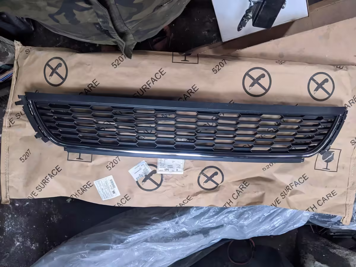 6R08536719B9 - Vent grille [3/6]