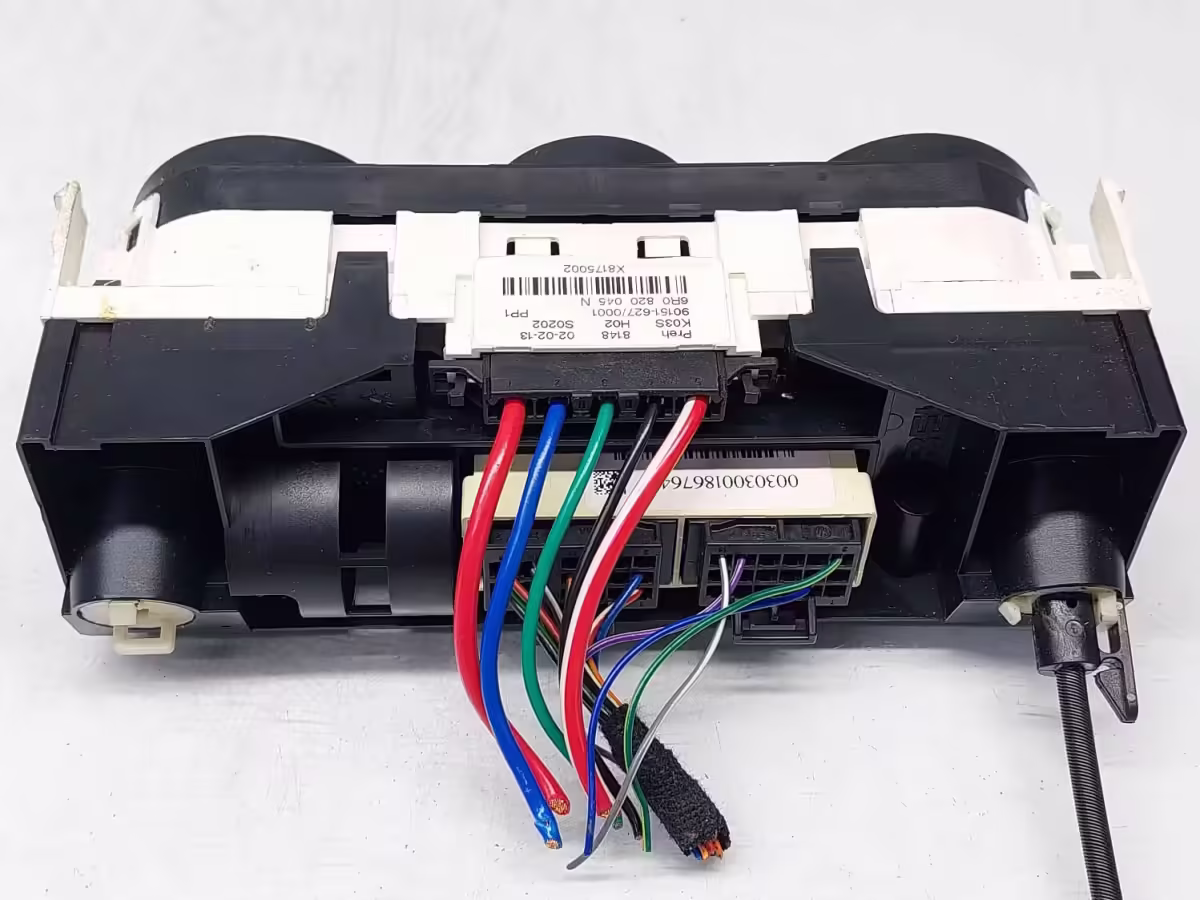 6R0820045N - Panel klimatyzacji manualnej Climatic [11/19]