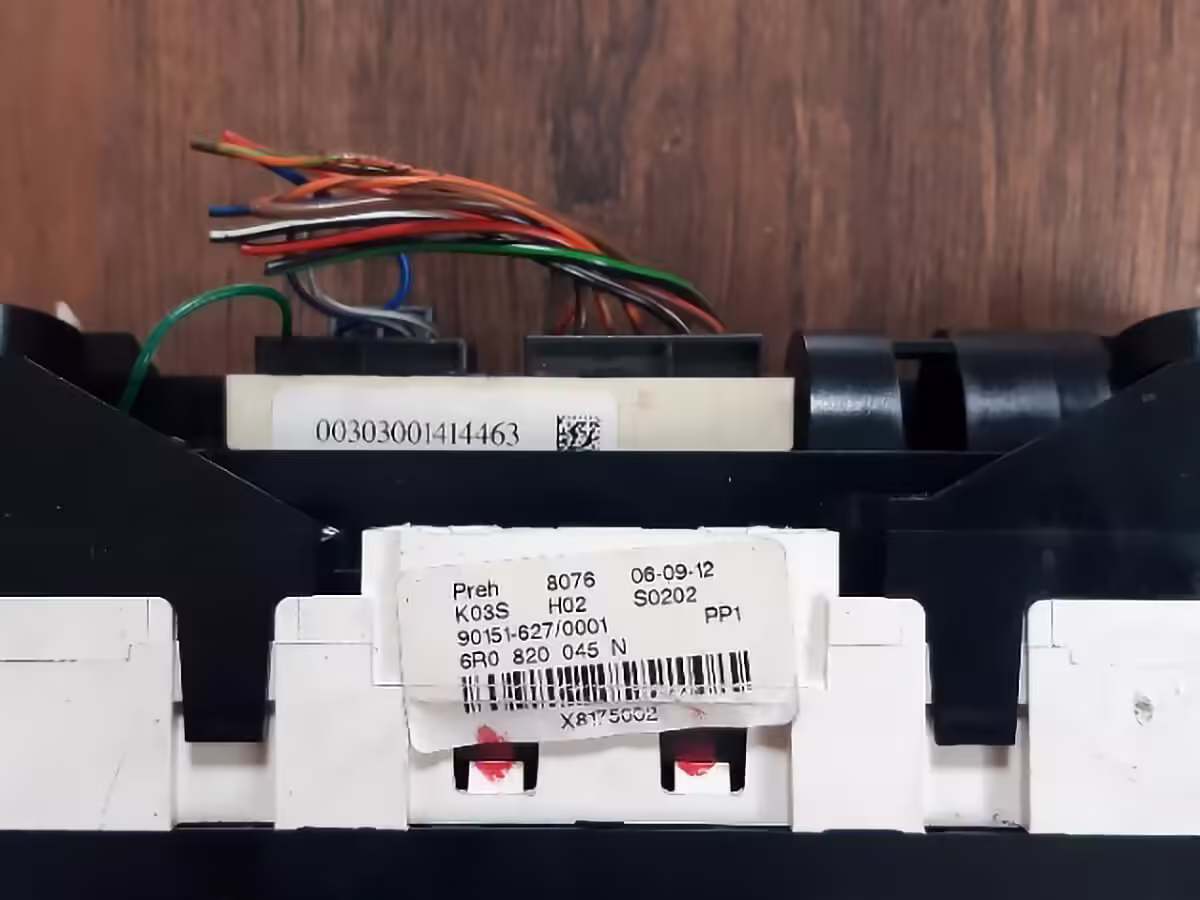 6R0820045N - Panel klimatyzacji manualnej Climatic [18/19]