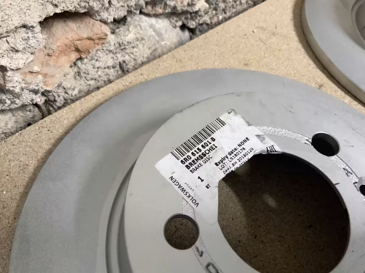 6R0615601B - Brake disc; rear ⌀272mm (solid) [5/8]