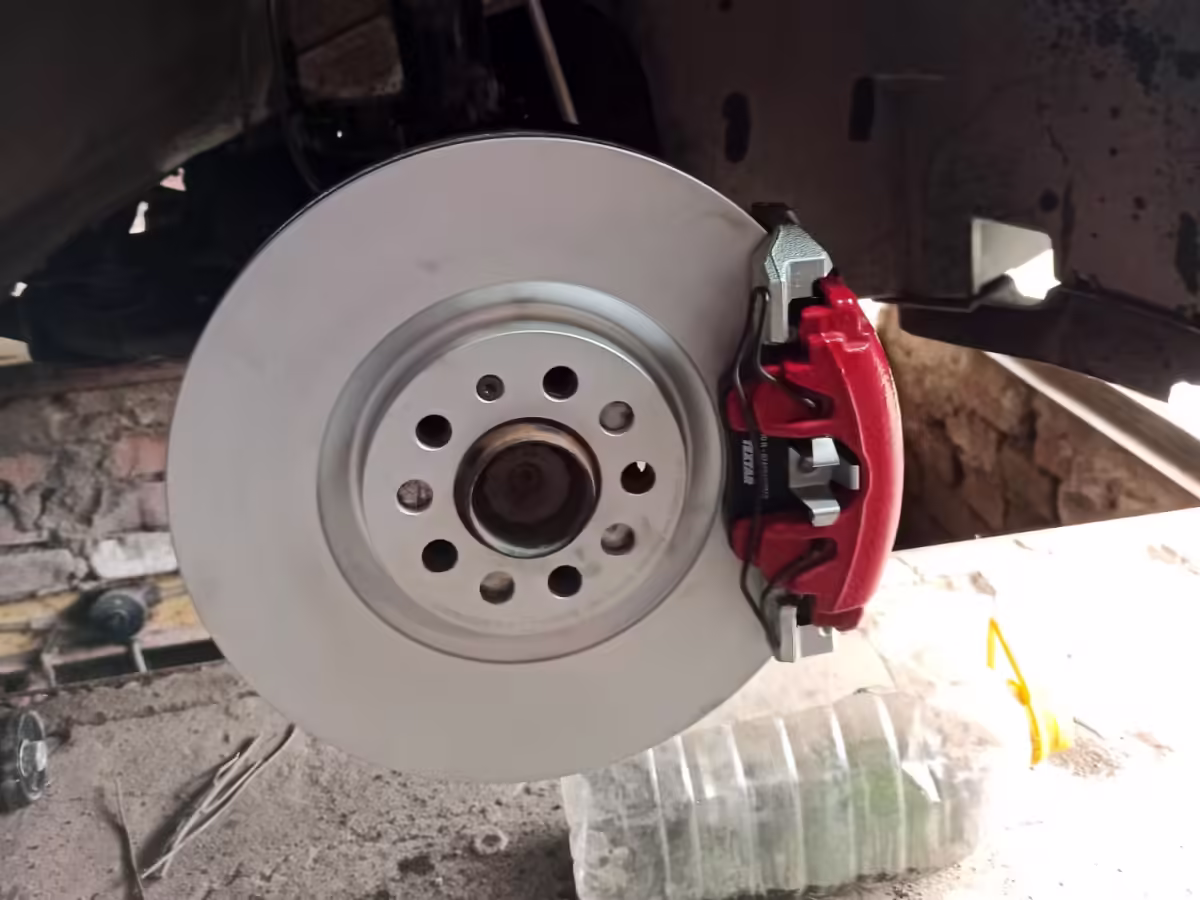 3C0615125 - Uchwyt zacisku; przód, lewy/prawy [15/22]