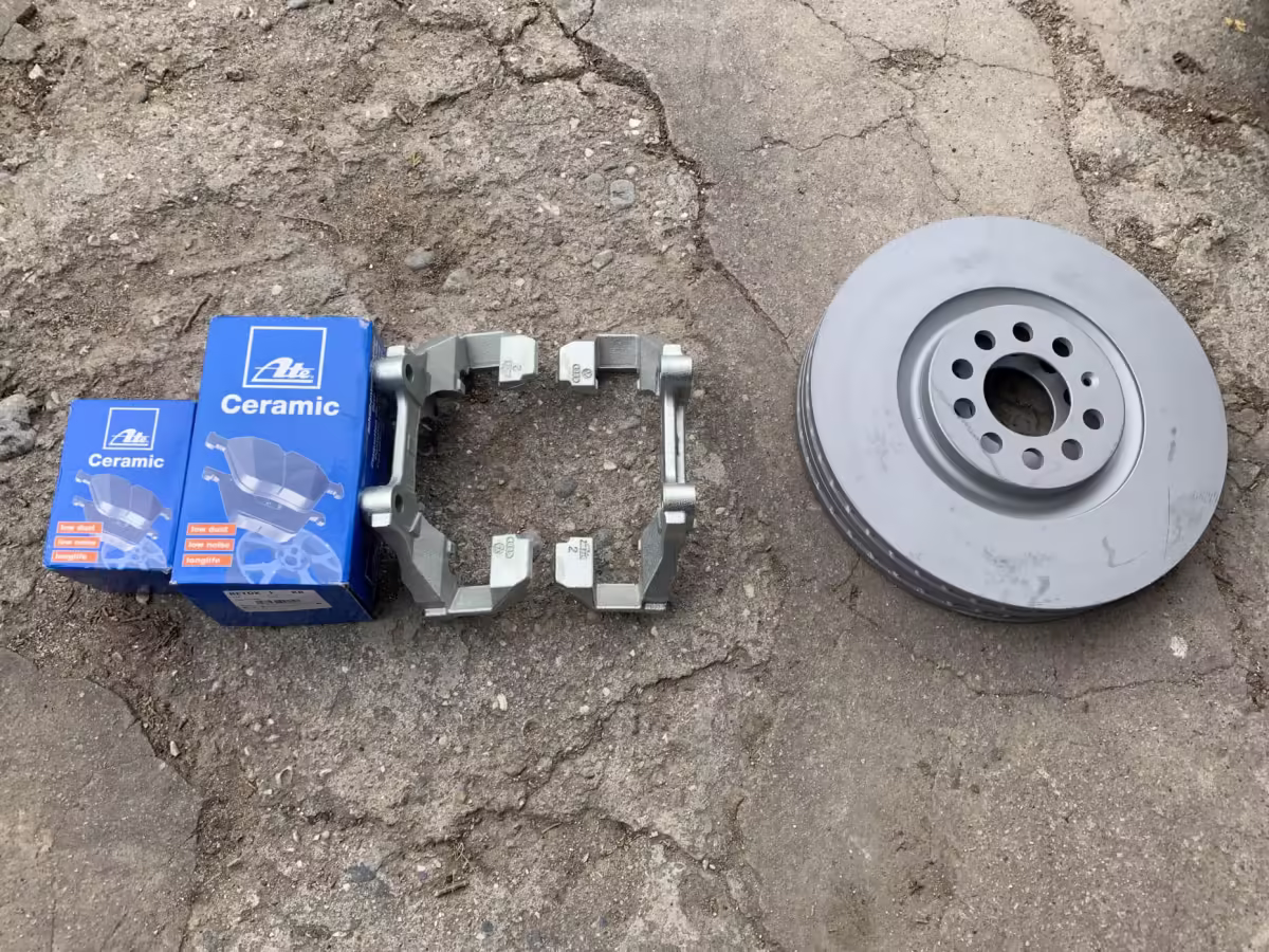 3C0615125 - Uchwyt zacisku; przód, lewy/prawy [21/22]