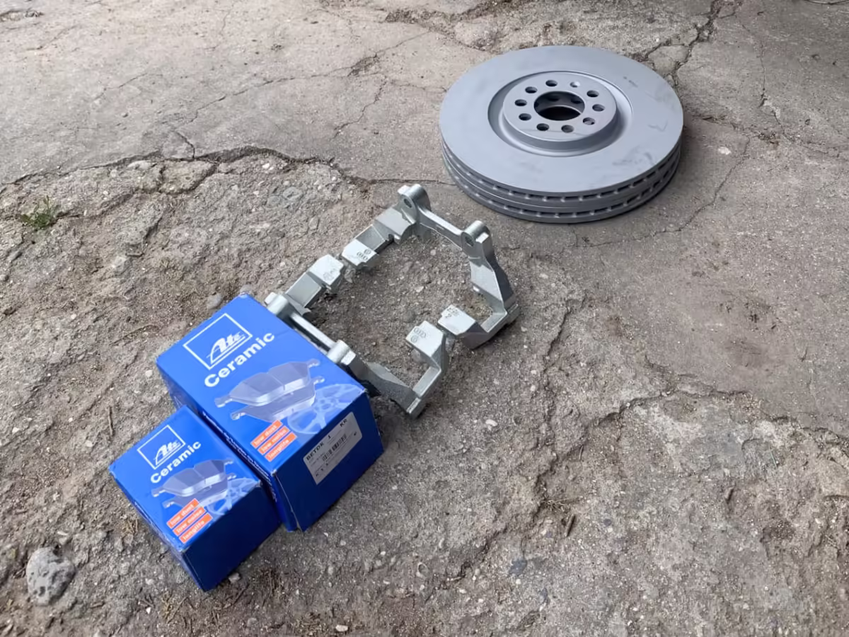 3C0615125 - Uchwyt zacisku; przód, lewy/prawy [22/22]