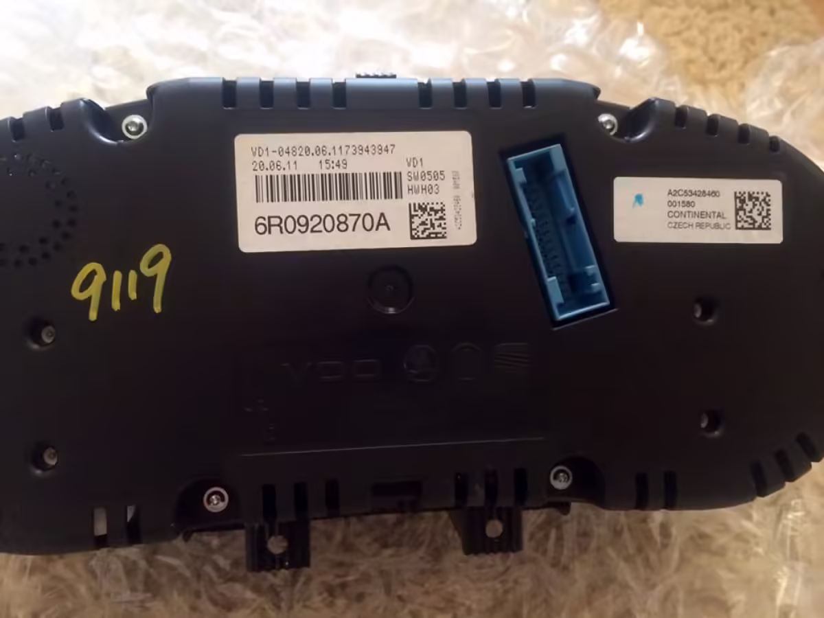 6R0920870A - MFD+ Kombiinstrument [17/41]