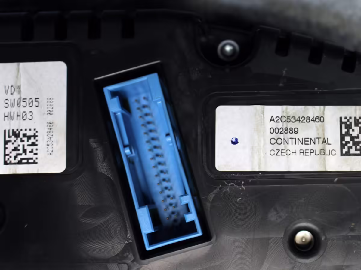 6R0920870A - MFD+ Kombiinstrument [19/41]