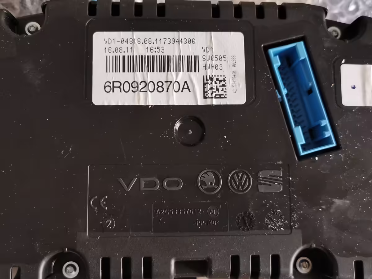 6R0920870A - MFD+ Kombiinstrument [20/41]