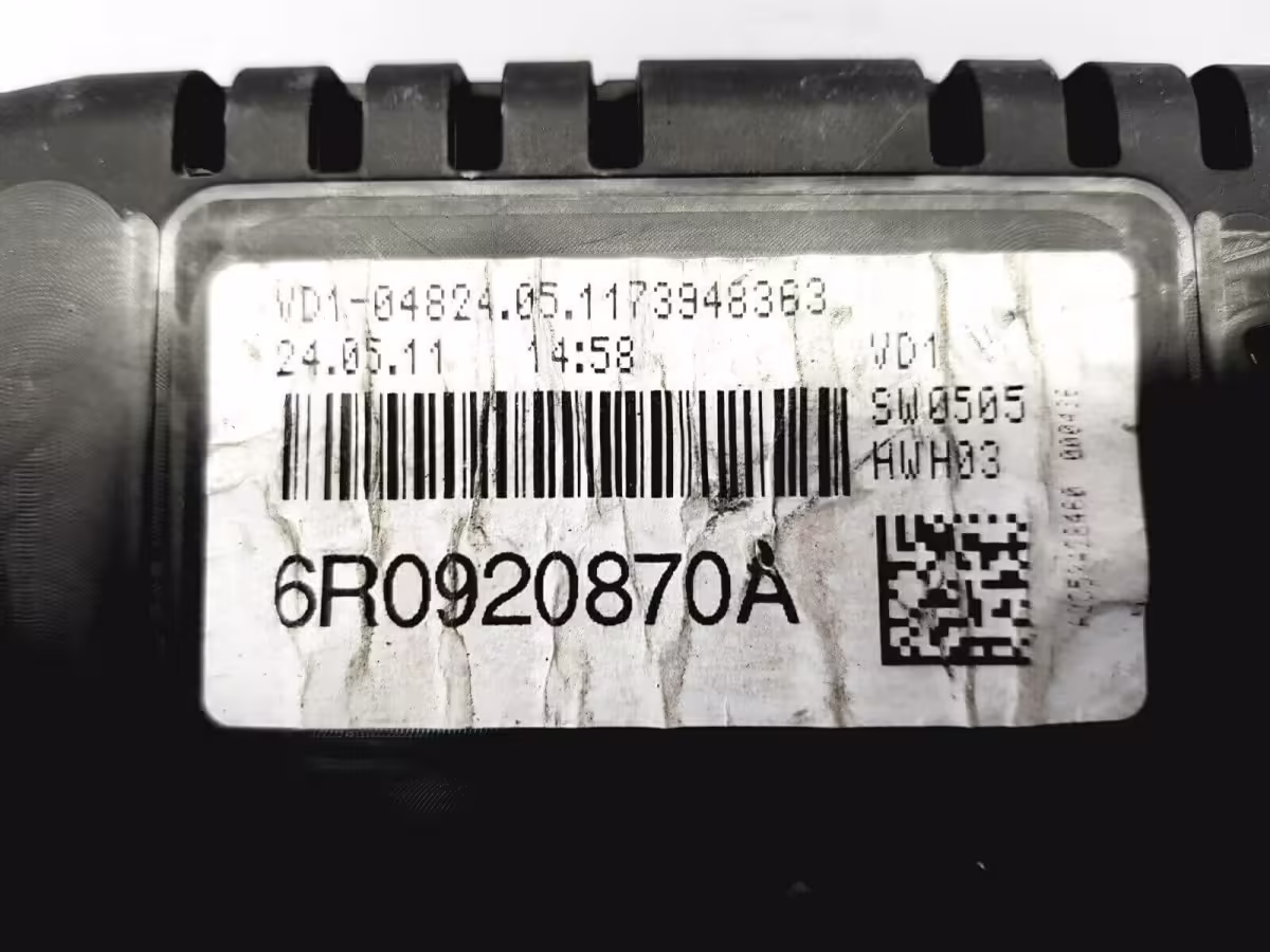 6R0920870A - MFD+ Kombiinstrument [21/41]