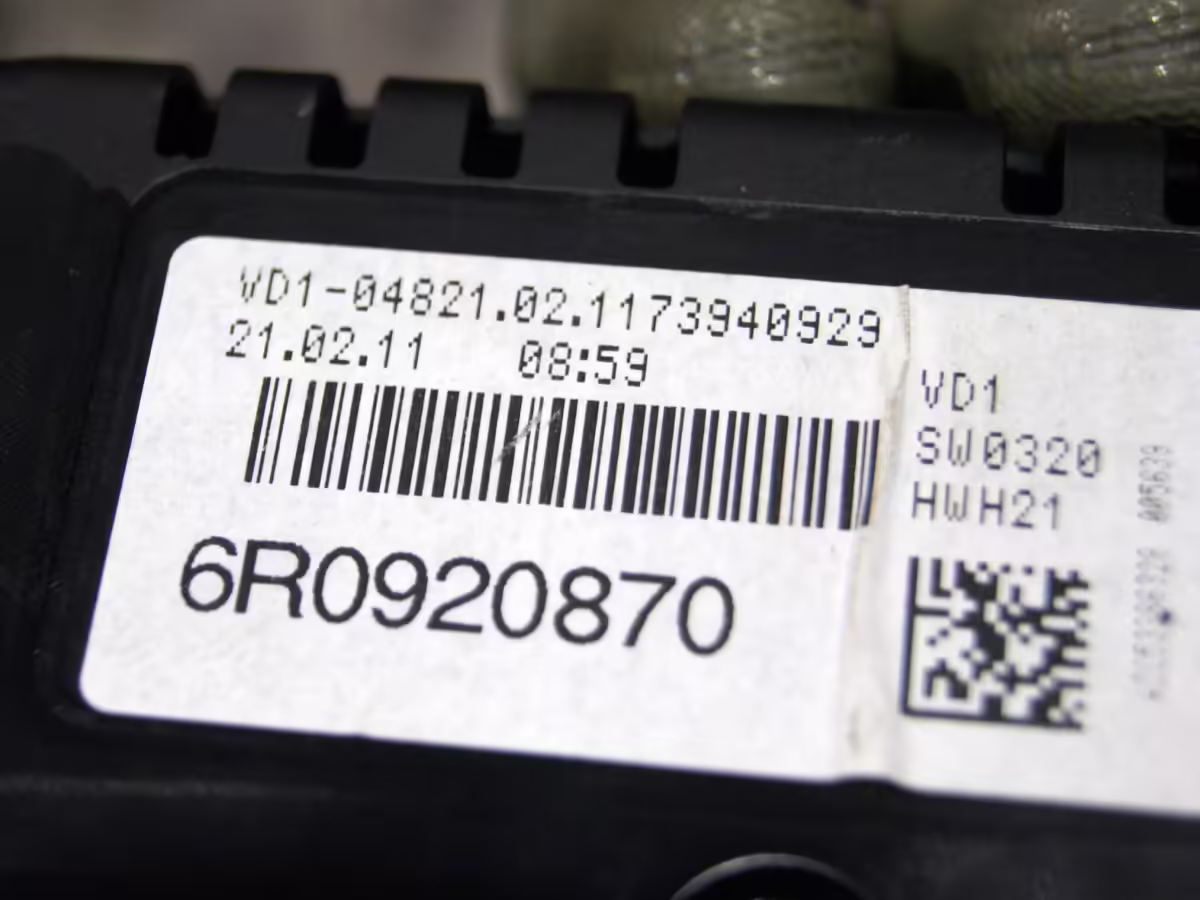 6R0920870A - MFD+ Kombiinstrument [33/41]